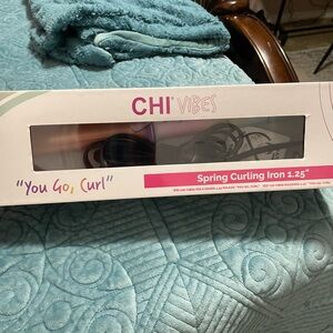 Chi Vibes 1.25 curling iron